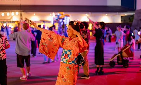 瓦版売り・町娘・与力